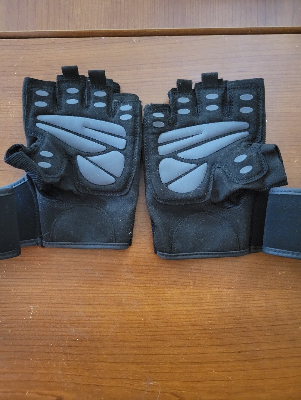 Padded Weigh Lifting Gloves With Wrist Support